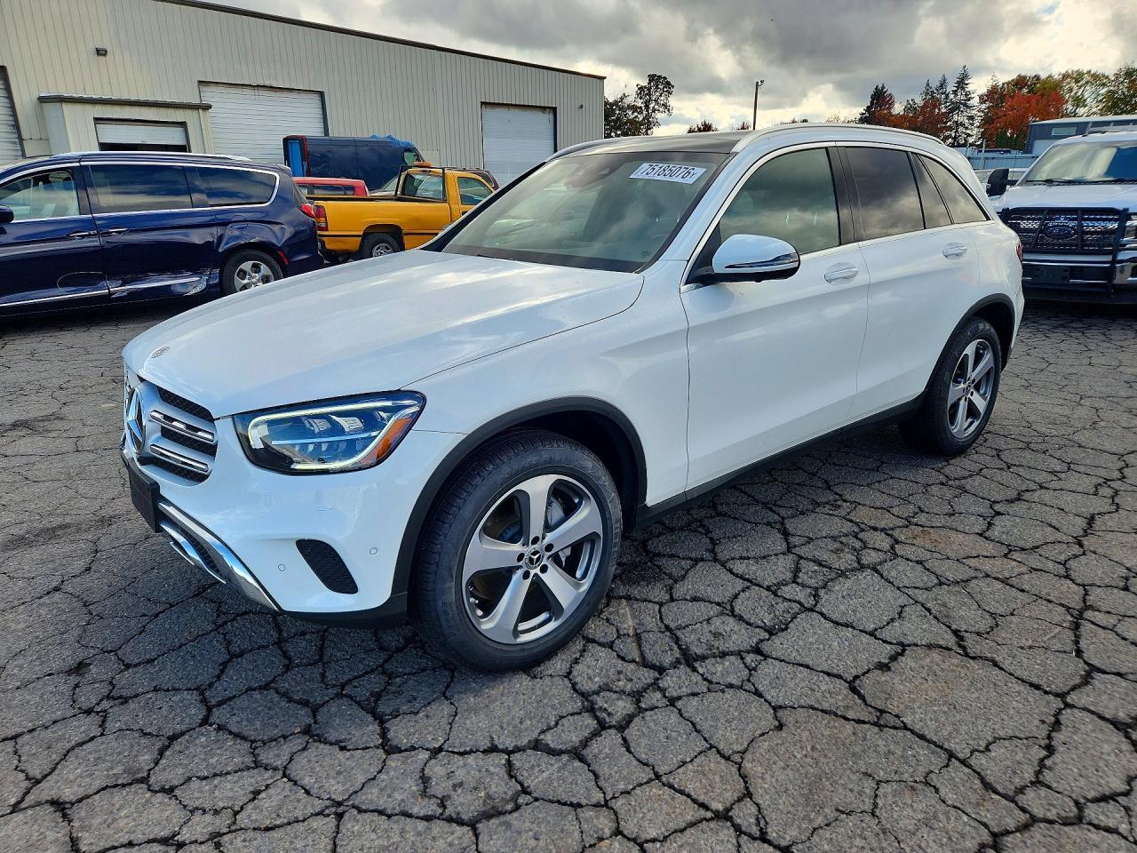 Вид 2021 MERCEDES-BENZ GLC 300 4MATIC, угол 1