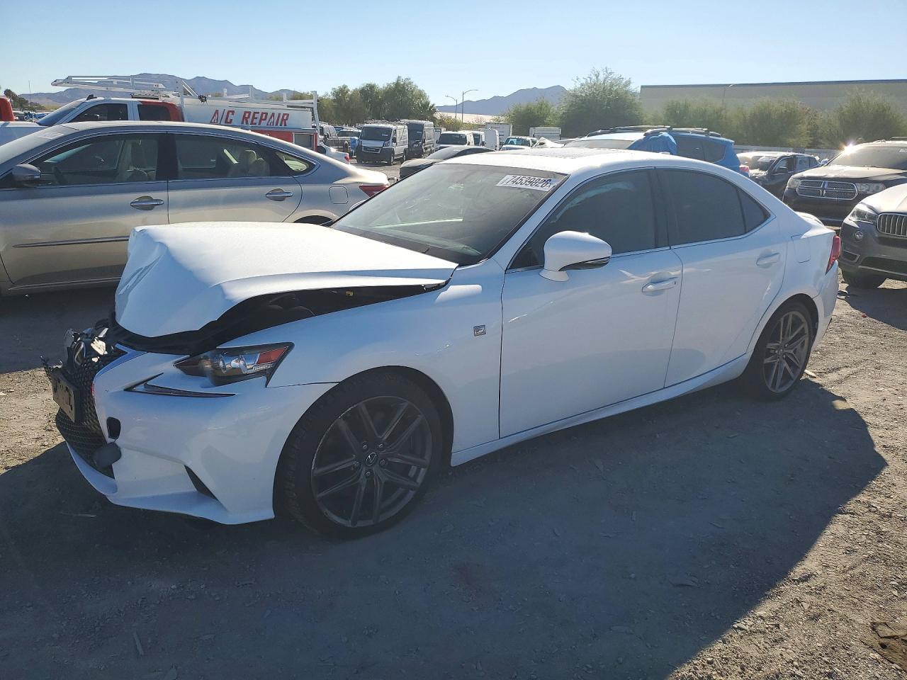 Vista de 2016 LEXUS IS 200T, ángulo 1