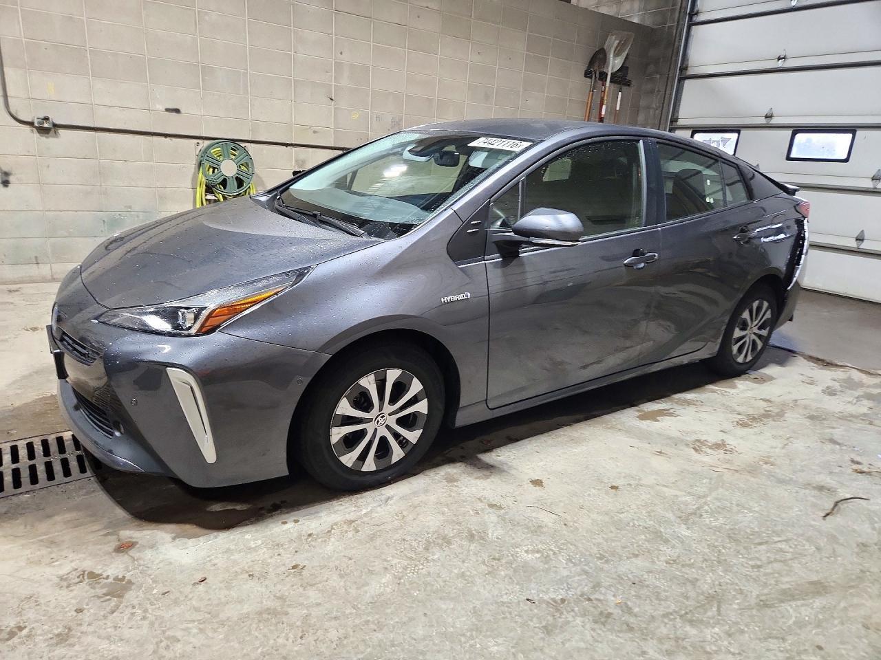 منظر 2022 TOYOTA PRIUS XLE AWD-E، زاوية 1