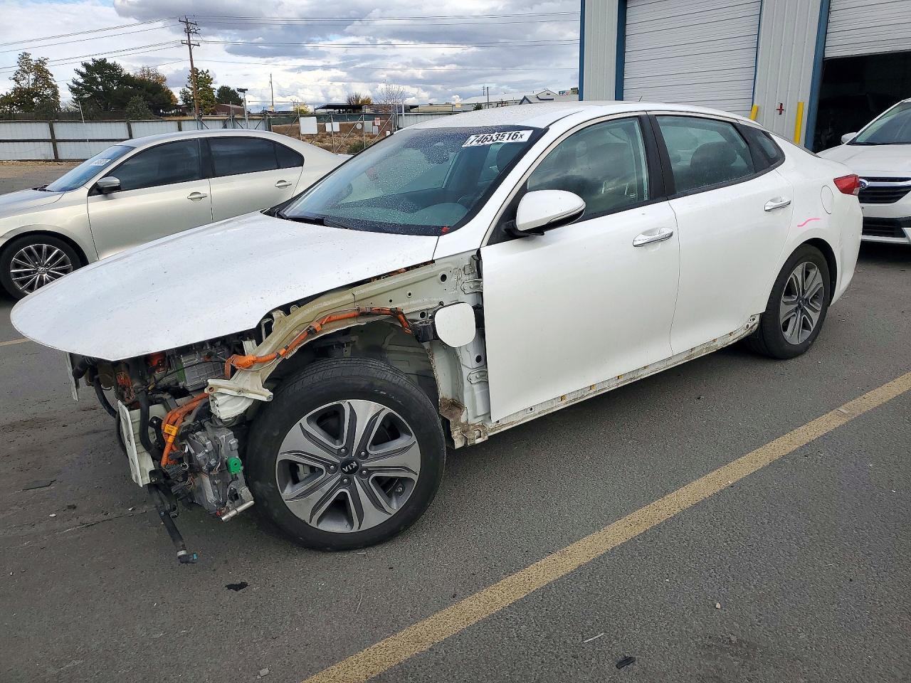 منظر 2017 KIA OPTIMA PLUG-IN HYBRID EX، زاوية 1