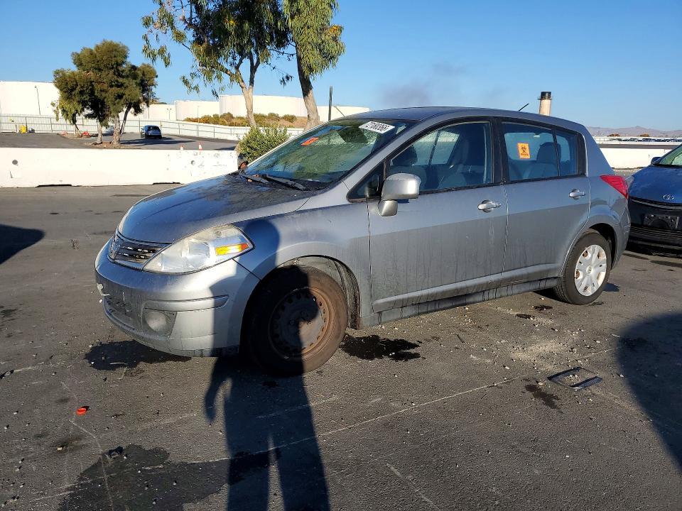 2011 NISSAN VERSA 18 S  