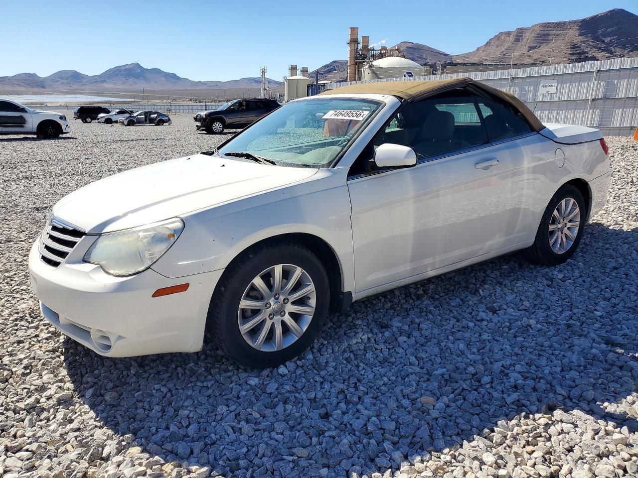 منظر 2010 CHRYSLER SEBRING TOURING، زاوية 1