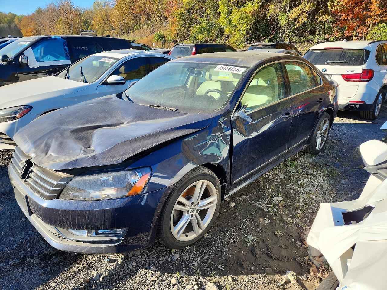 منظر 2015 VOLKSWAGEN PASSAT SE، زاوية 1