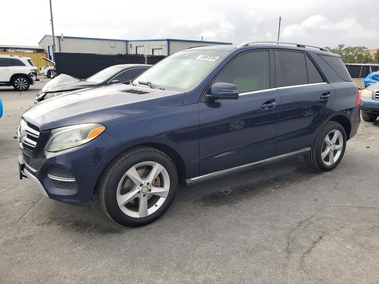 منظر 2016 MERCEDES-BENZ GLE 350، زاوية 1