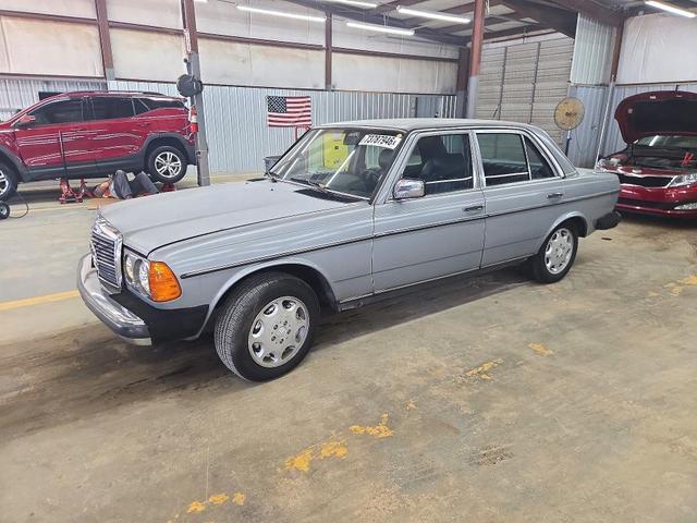 1983 MERCEDES-BENZ 300 DT  