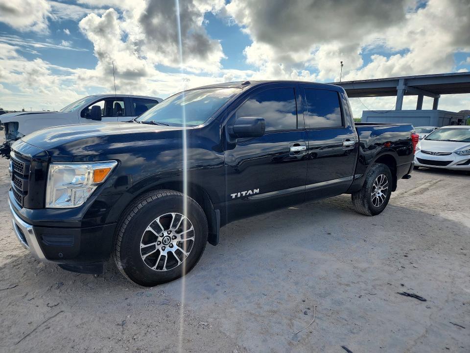 2021 NISSAN TITAN SV  
