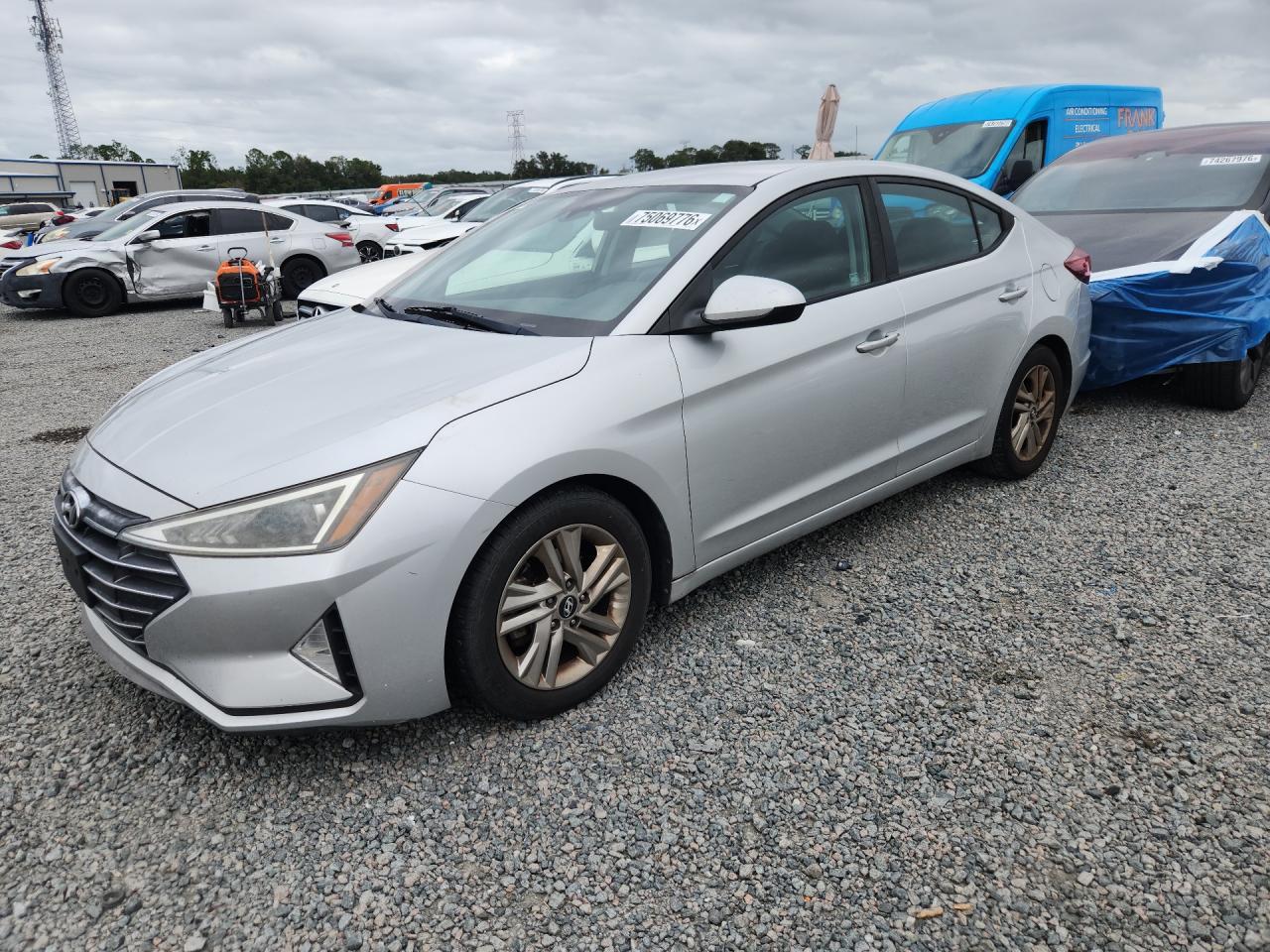 Vue de 2019 HYUNDAI ELANTRA SEL, angle 1