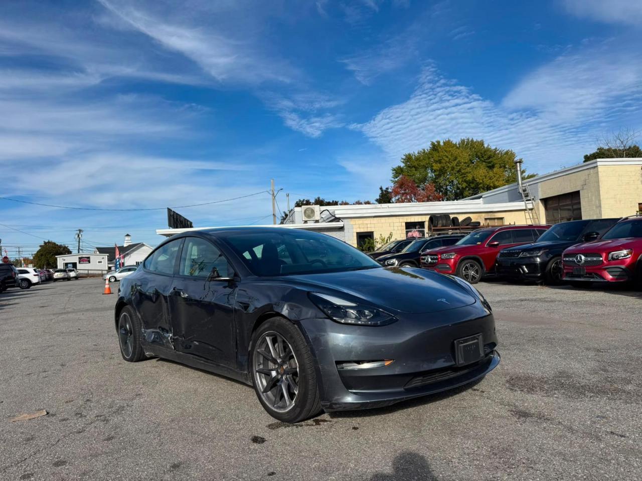 Вид 2023 TESLA MODEL 3, угол 1