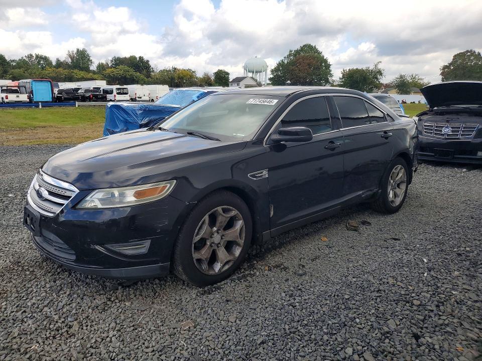 2010 FORD TAURUS SEL  