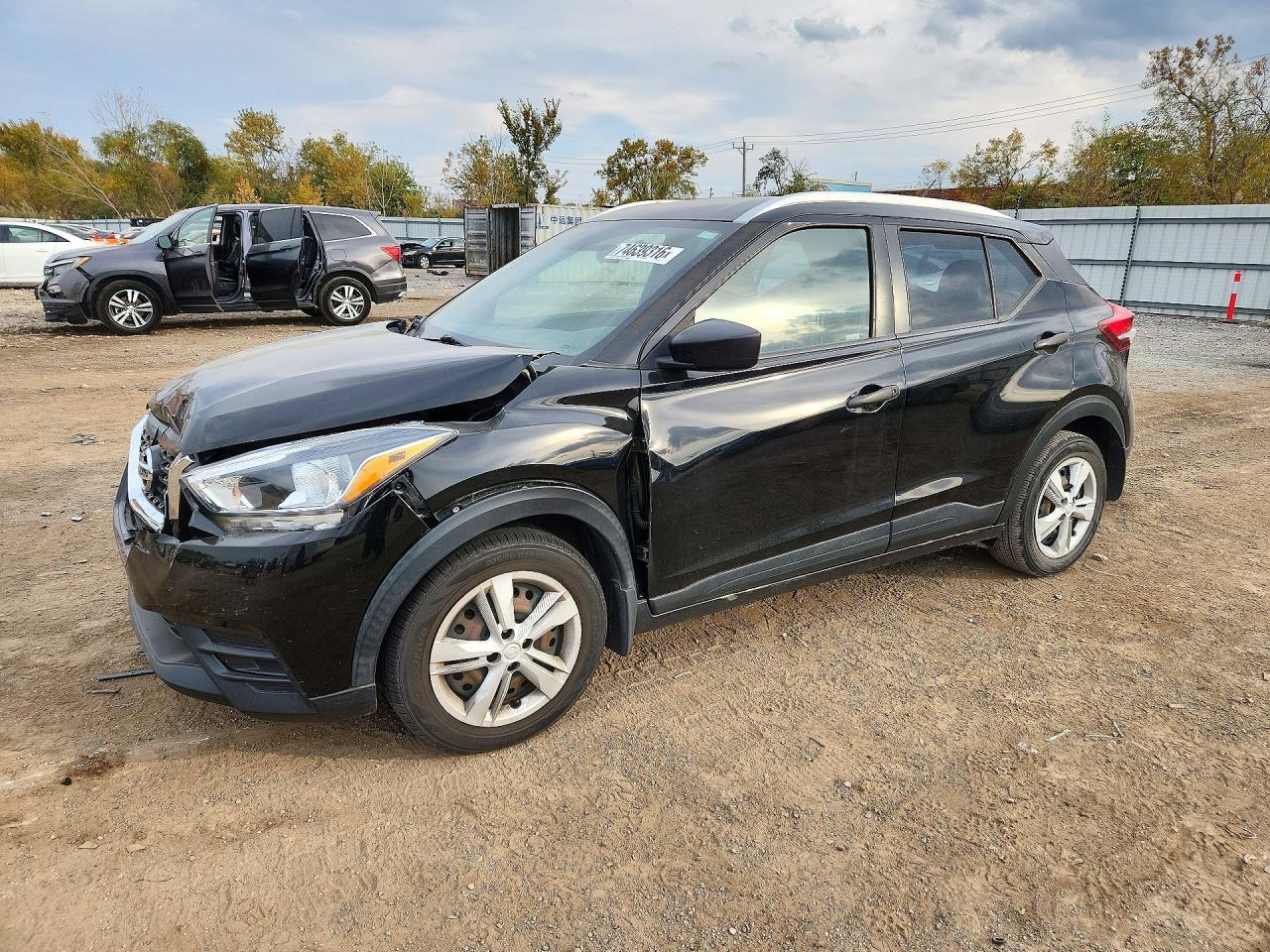منظر 2019 NISSAN KICKS S، زاوية 1