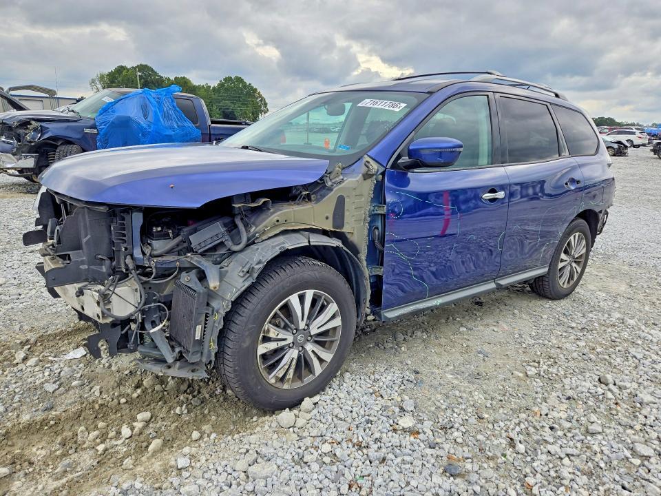 2017 NISSAN PATHFINDER SV  