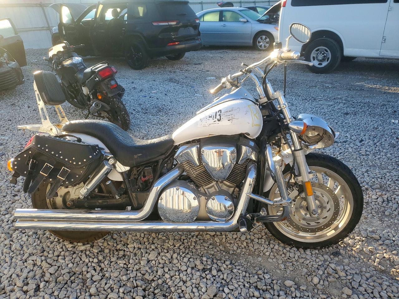 2007 HONDA VTX1300 C view, angle 1