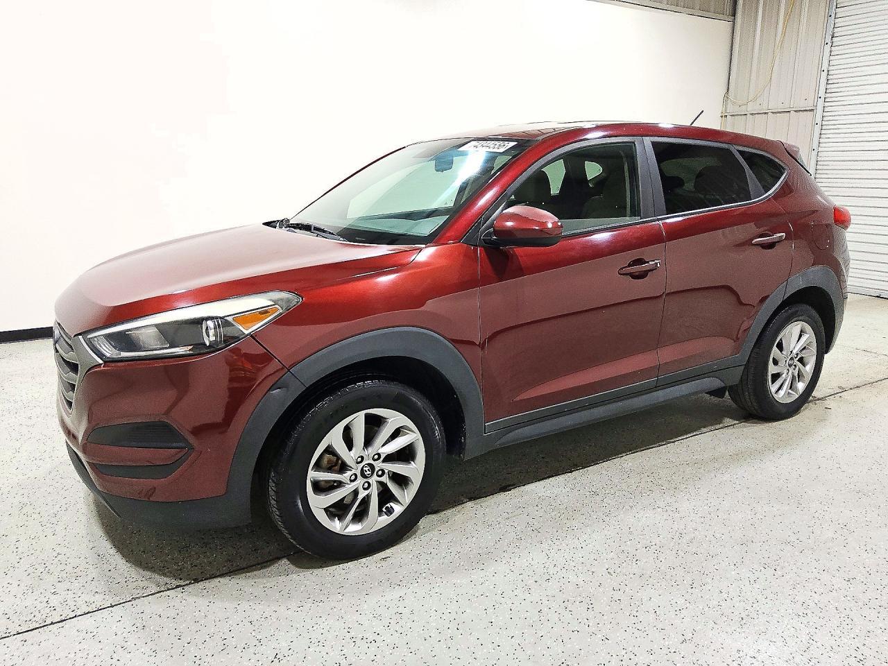 Vue de 2017 HYUNDAI TUCSON SE, angle 1
