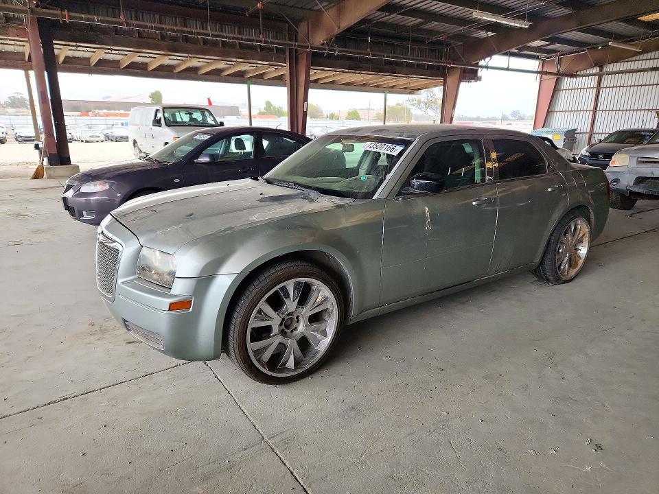 2005 CHRYSLER 300   