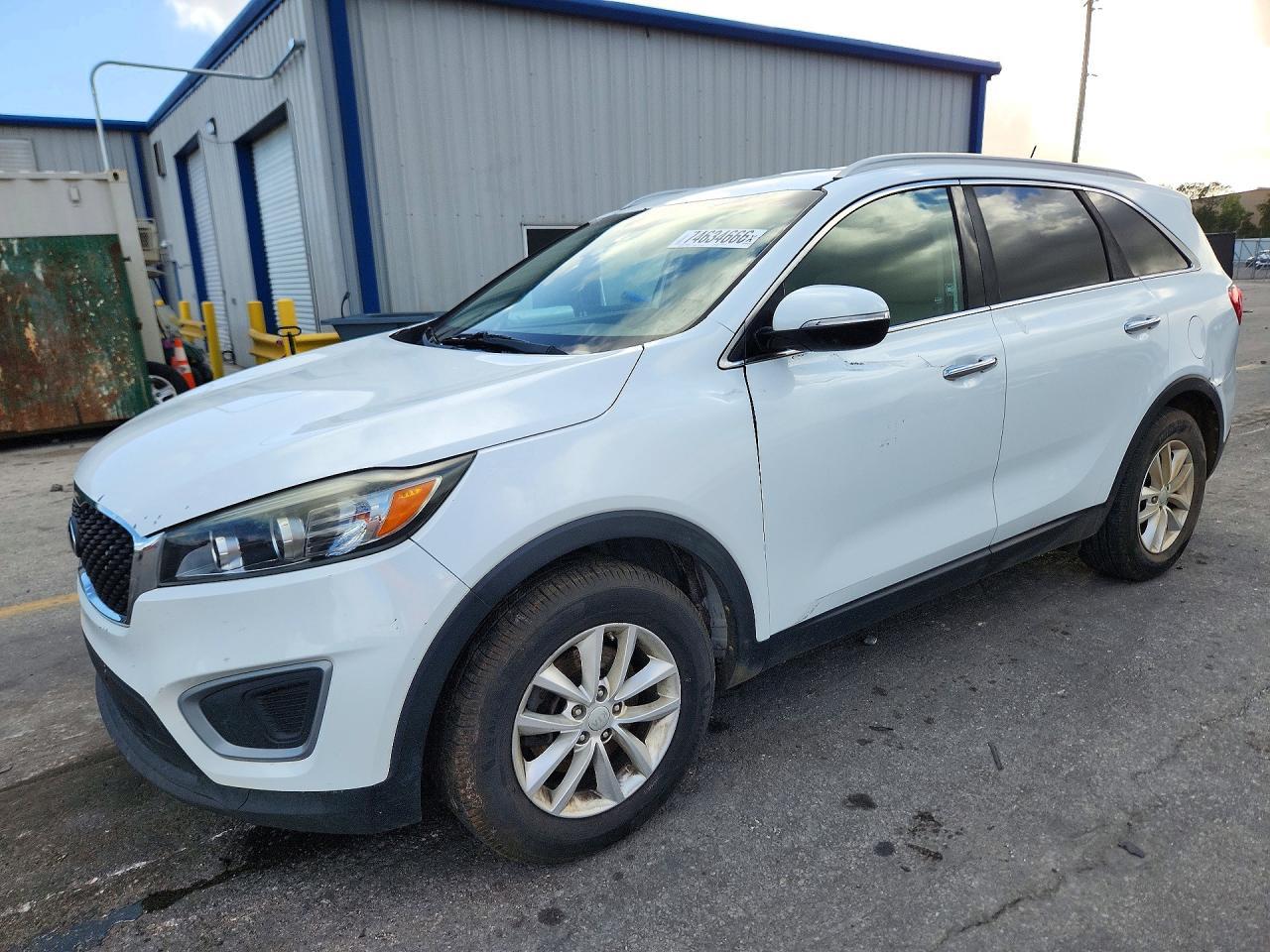 Vedere 2017 KIA SORENTO LX, unghi 1