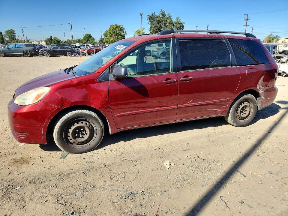 2005 TOYOTA SIENNA LE 8 PASSENGER  