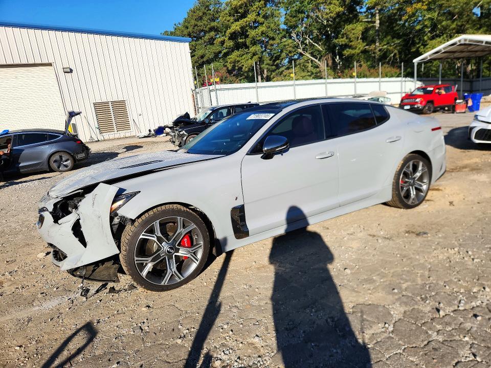 2019 KIA STINGER GT2  