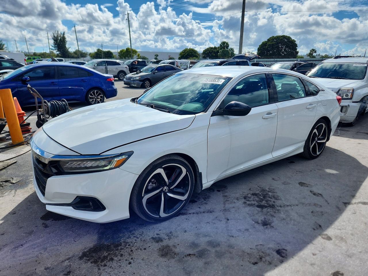 منظر 2021 HONDA ACCORD SPORT SE، زاوية 1
