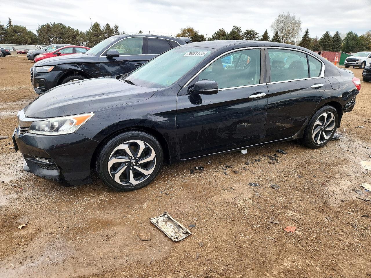 Вид 2017 HONDA ACCORD EX, угол 1