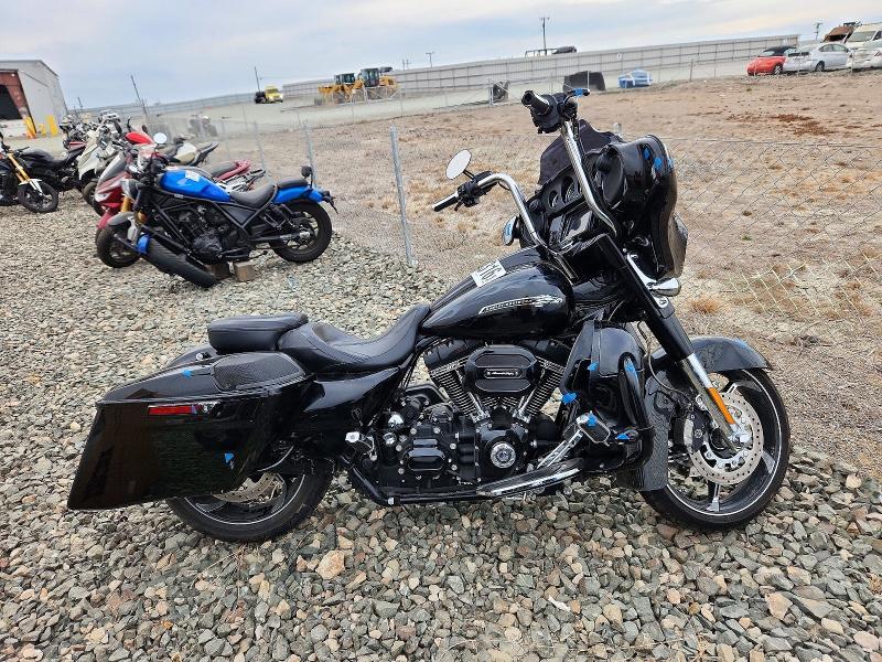 2016 HARLEY-DAVIDSON FLHXSE CVO STREET GLIDE  