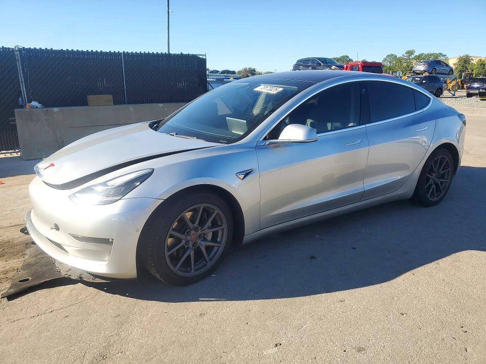 2018 TESLA MODEL 3   