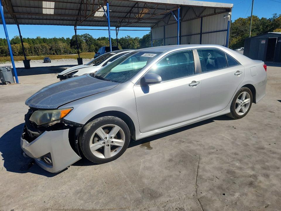 2014 TOYOTA CAMRY SE  