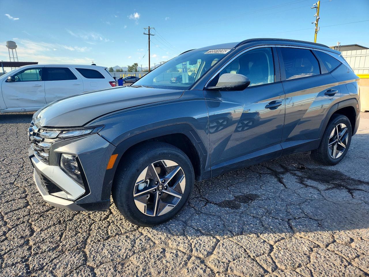 Vue de 2026 HYUNDAI TUCSON SEL, angle 1