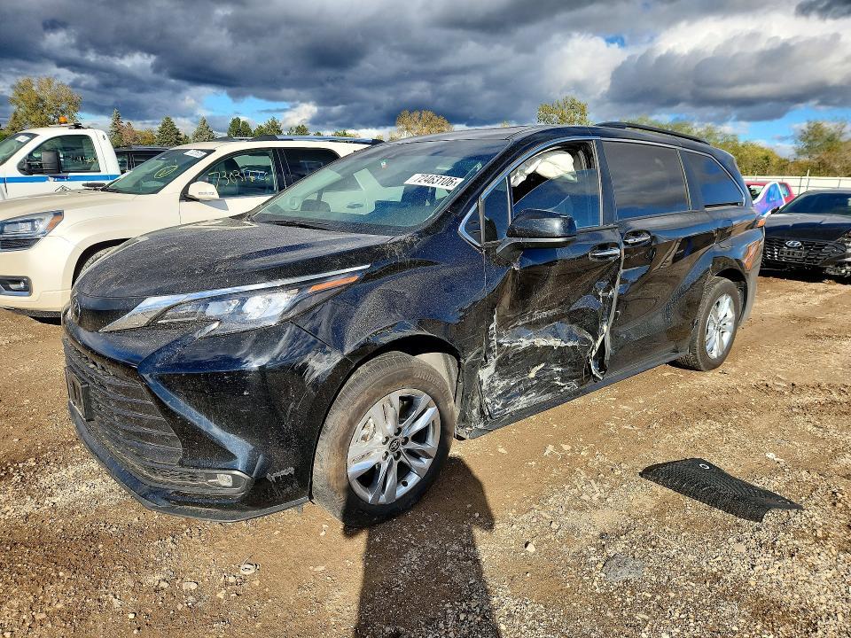 2026 TOYOTA SIENNA XLE 7-PASSENGER  