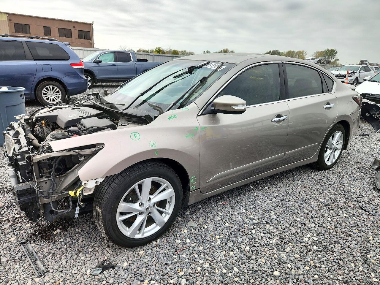 Vue de 2015 NISSAN ALTIMA 2.5 SV, angle 1