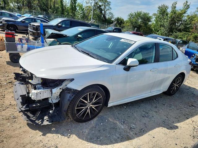 2021 TOYOTA CAMRY SE  