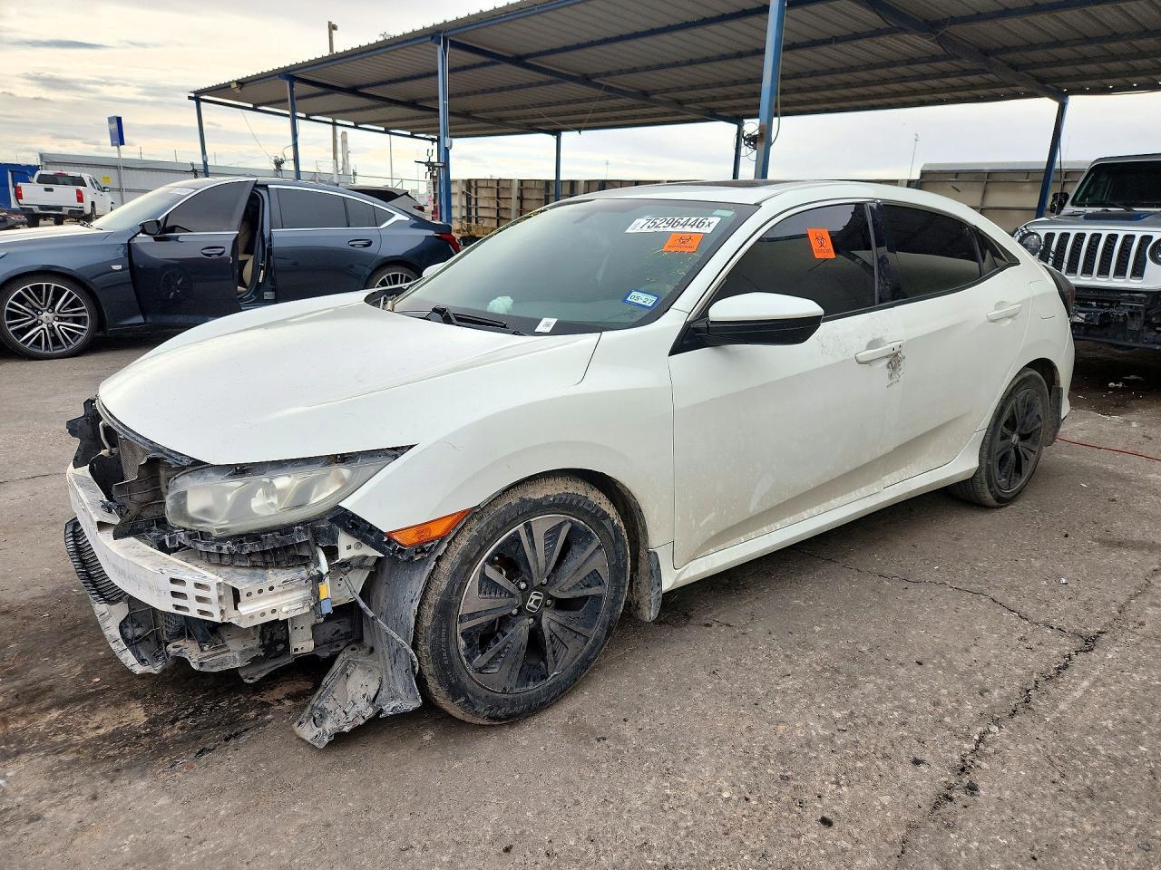 Vue de 2017 HONDA CIVIC EX, angle 1