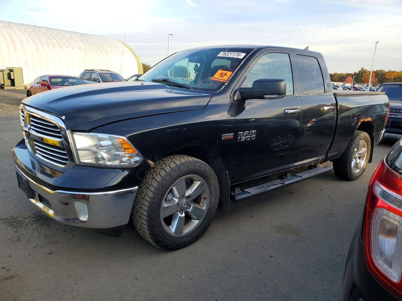 منظر 2013 RAM 1500 SLT، زاوية 1