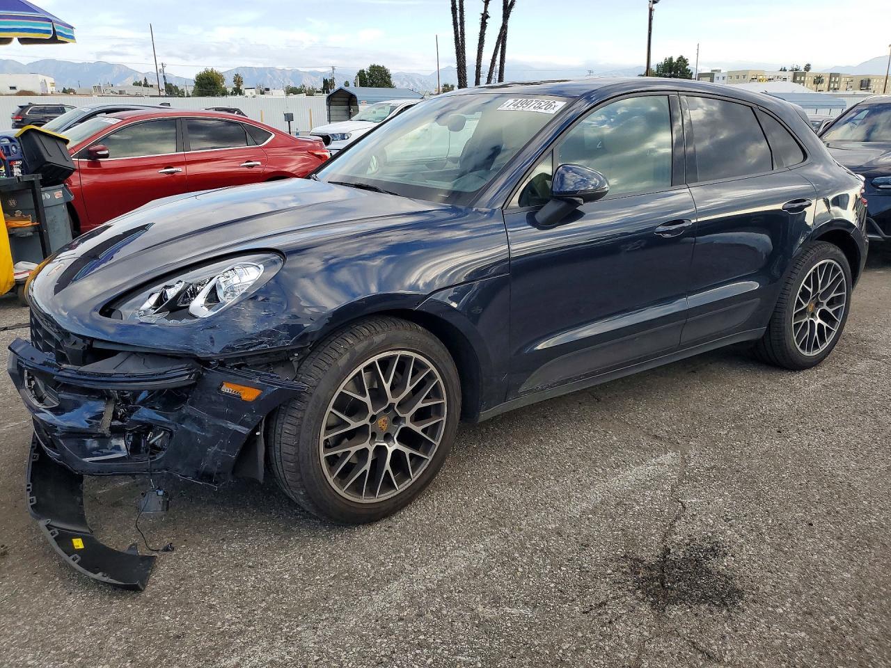 2018 PORSCHE MACAN view, angle 1