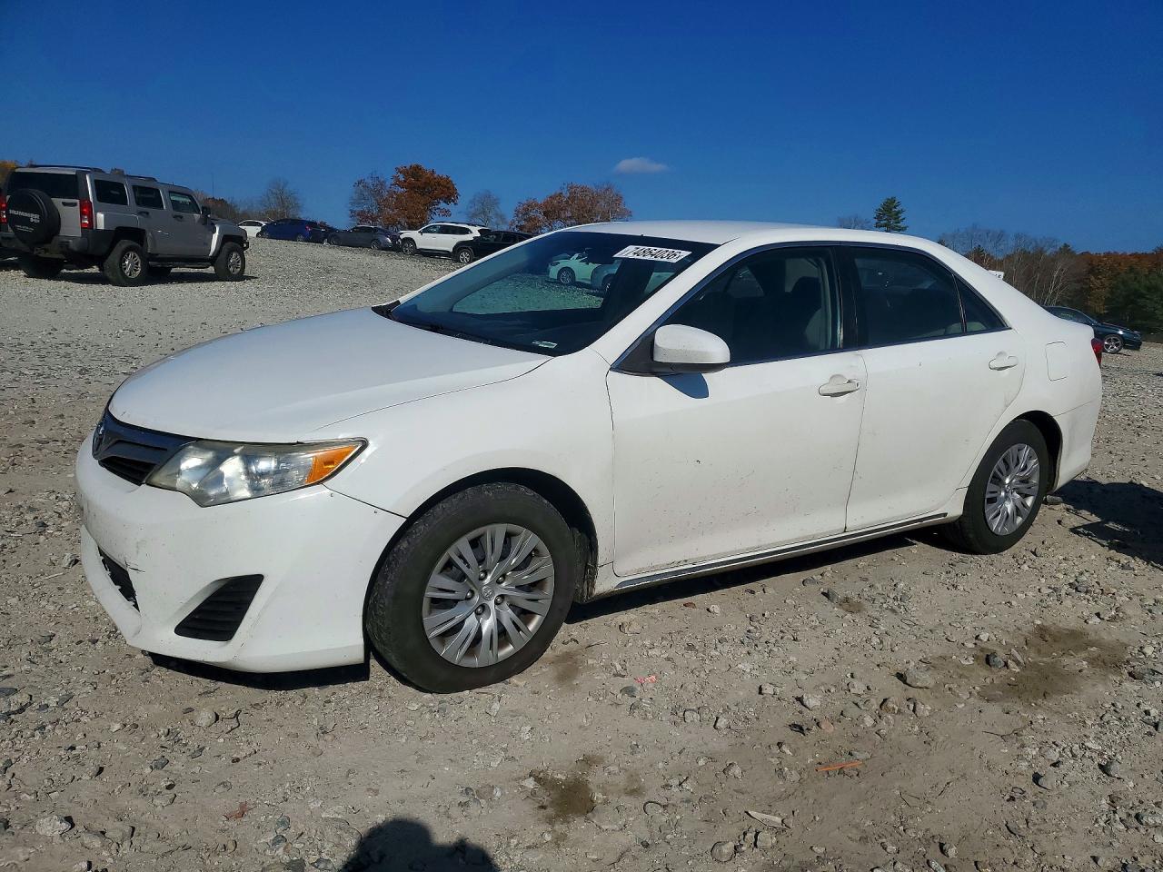 Vedere 2014 TOYOTA CAMRY LE, unghi 1