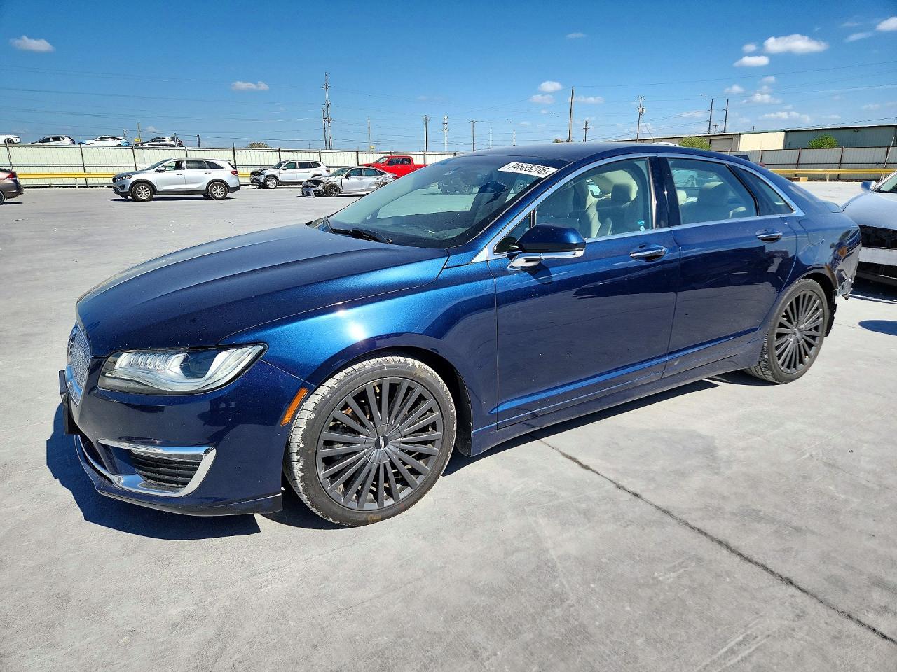 Vue de 2017 LINCOLN MKZ RESERVE, angle 1