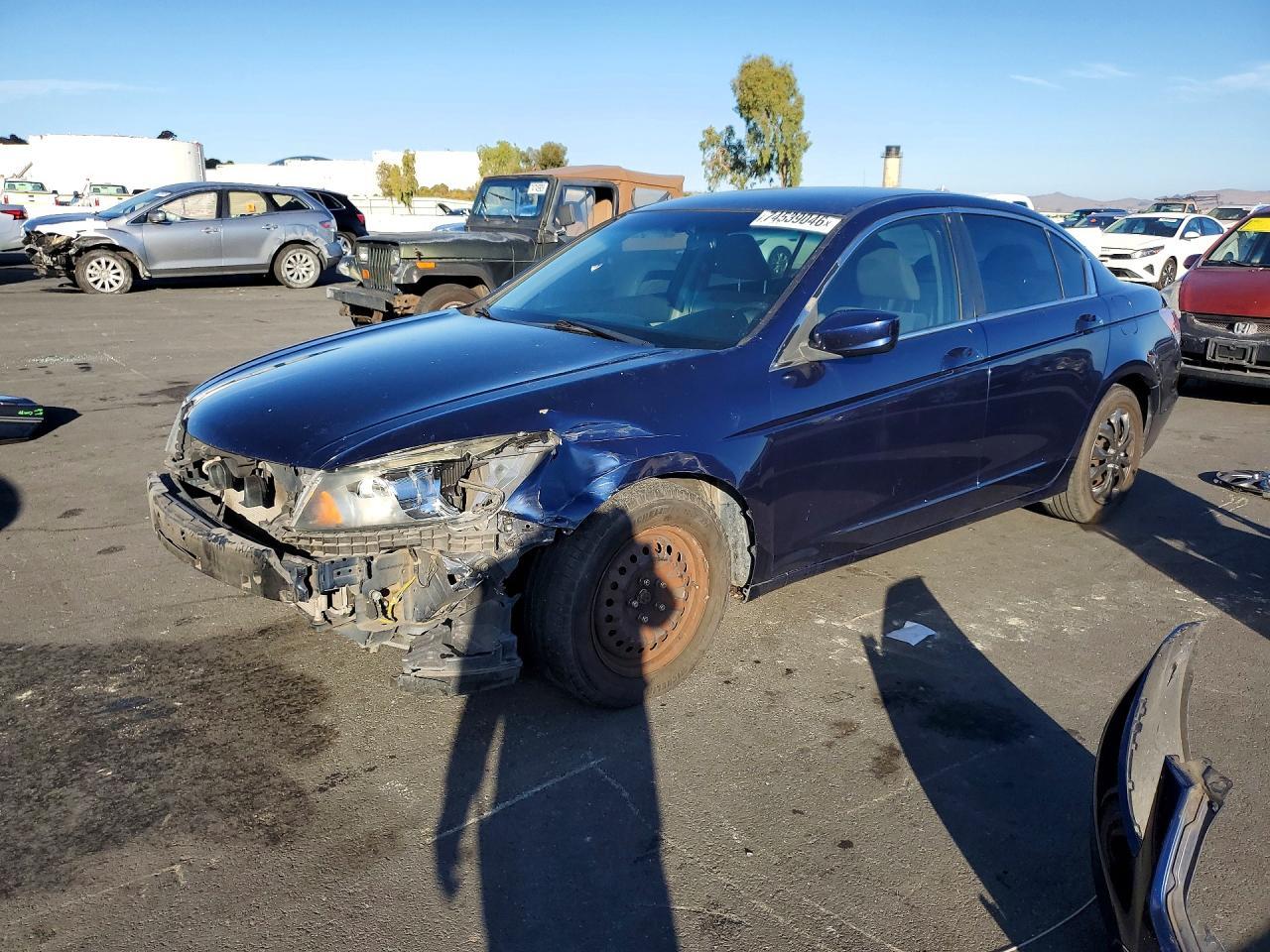 Vue de 2011 HONDA ACCORD LX, angle 1