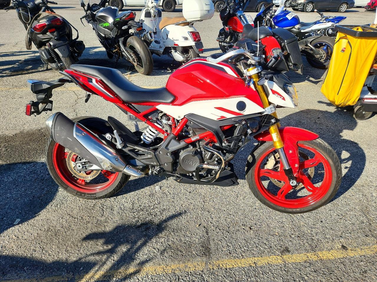 Vue de 2023 BMW G310 R, angle 1