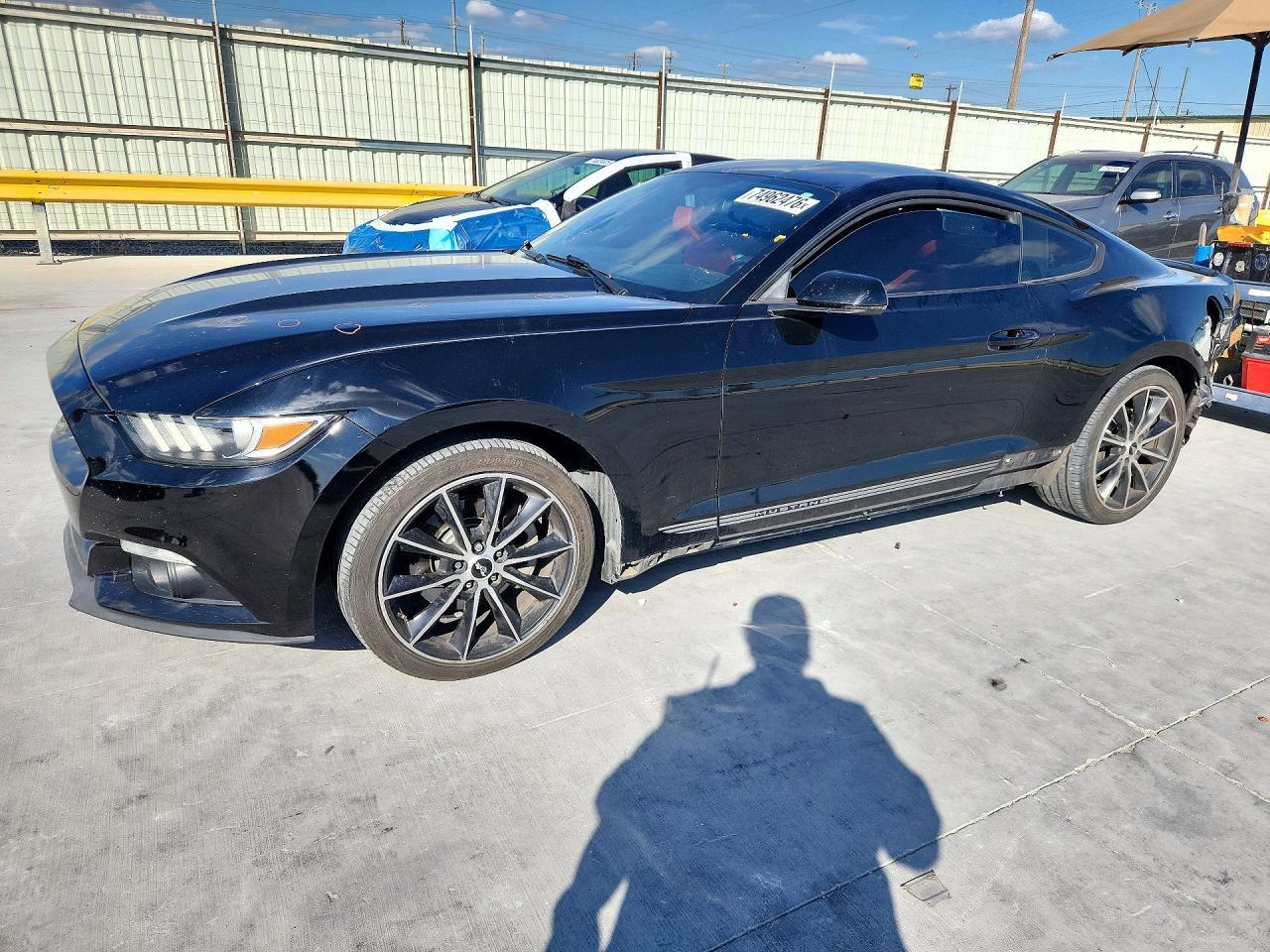 Вид 2016 FORD MUSTANG BASE, угол 1
