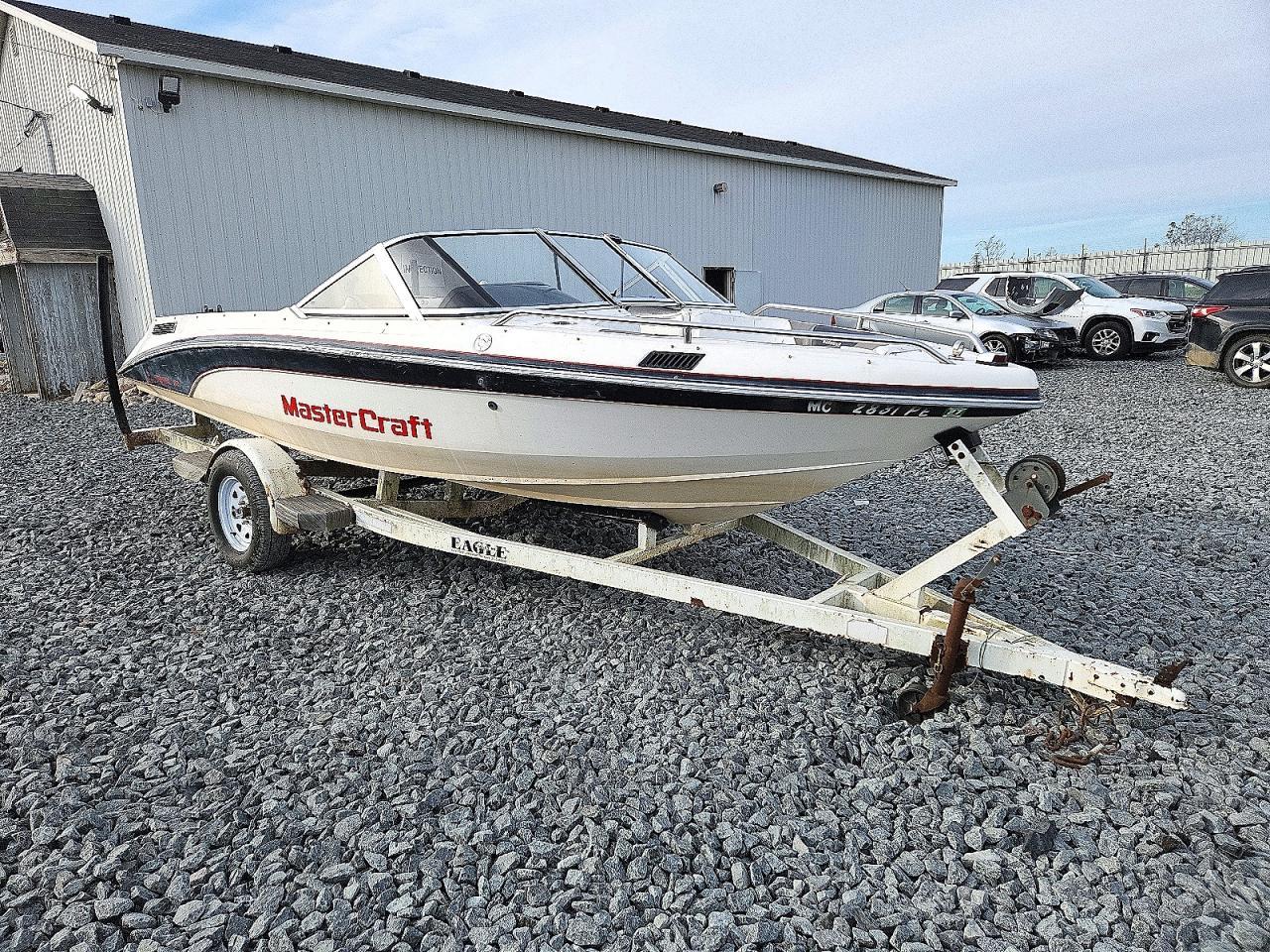 Vue de 1990 MASTERCRAFT BOAT - BOAT, angle 1