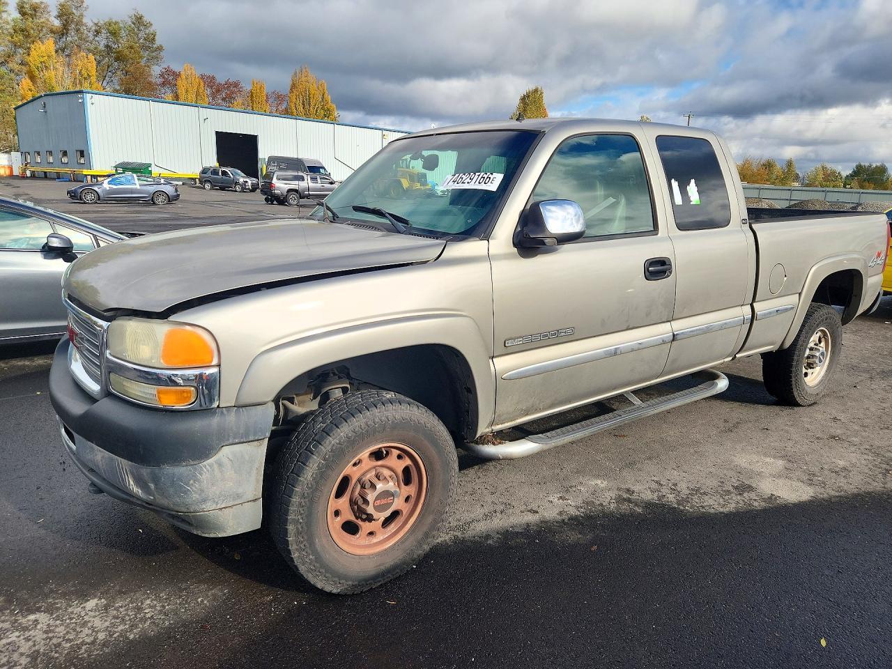 منظر 2002 GMC SIERRA2500، زاوية 1