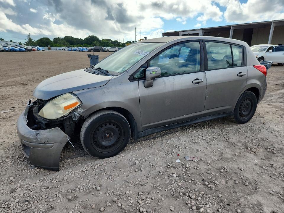 2009 NISSAN VERSA 18 S  