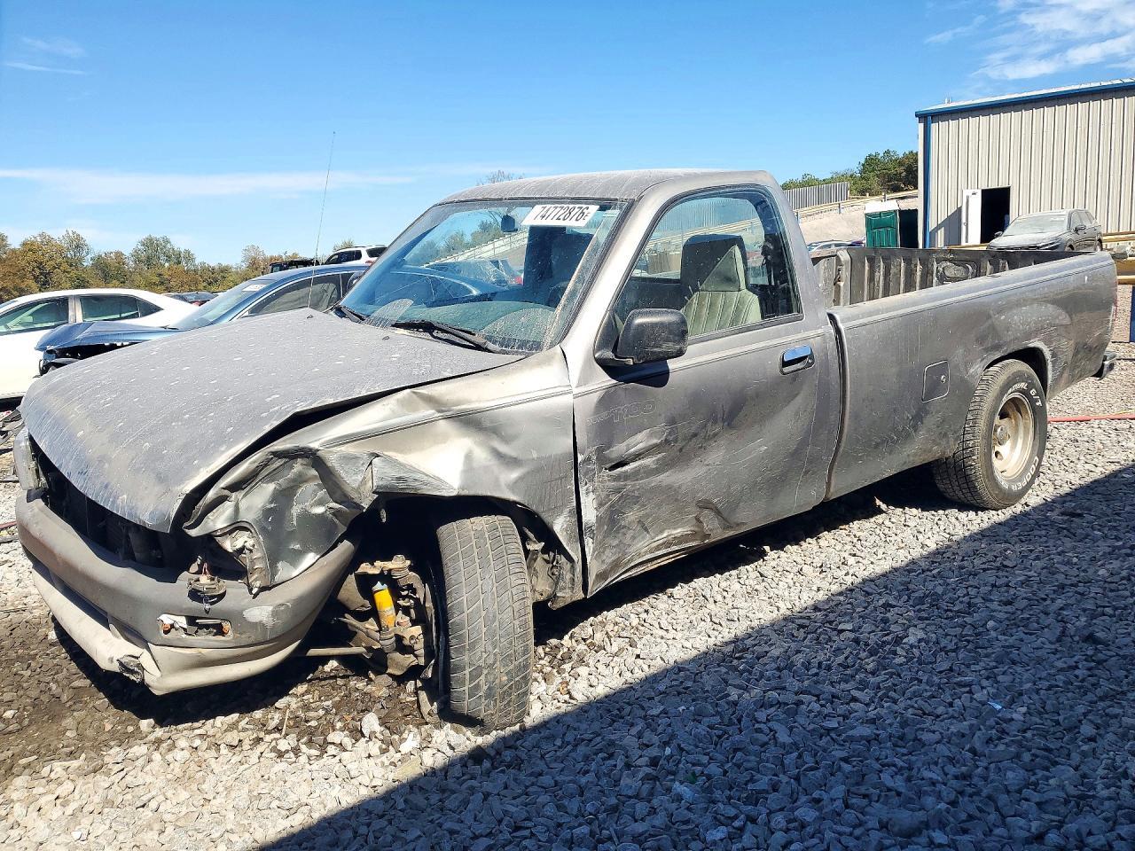 Vue de 1997 TOYOTA T100 BASE, angle 1