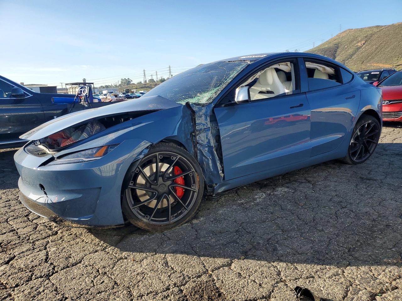 منظر 2026 TESLA MODEL 3، زاوية 1