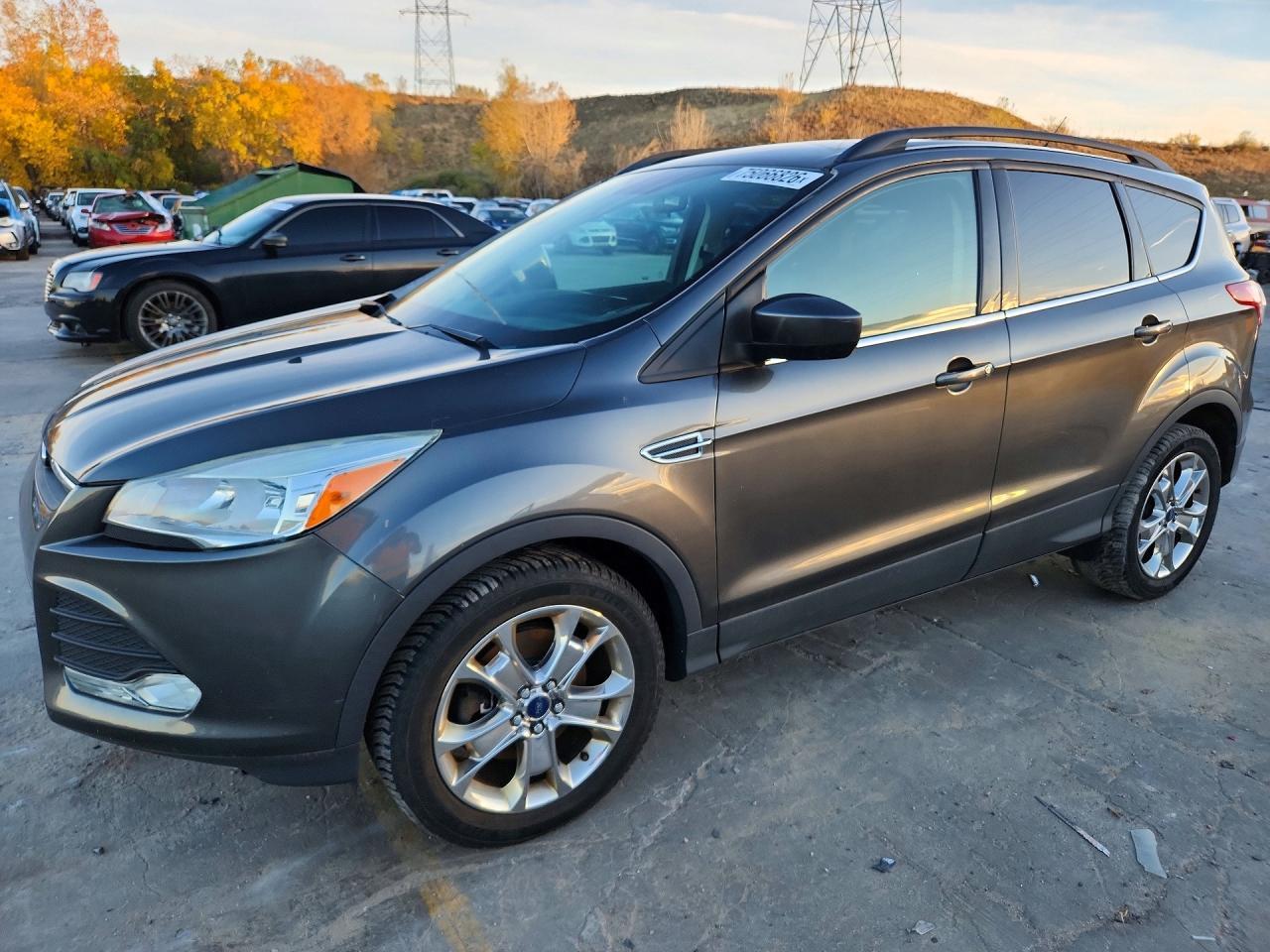 Вид 2016 FORD ESCAPE SE, угол 1
