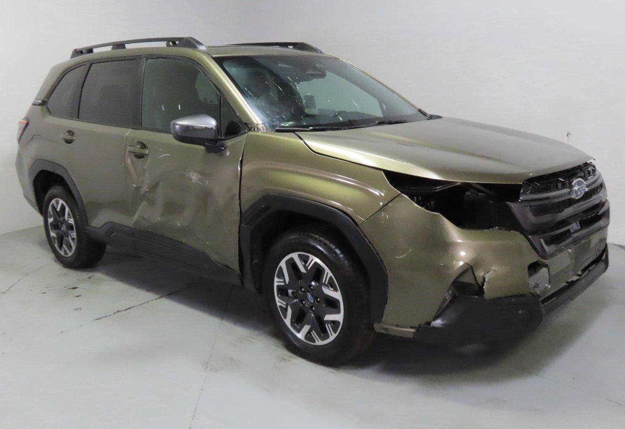 Vista de 2026 SUBARU FORESTER PREMIUM, ángulo 1