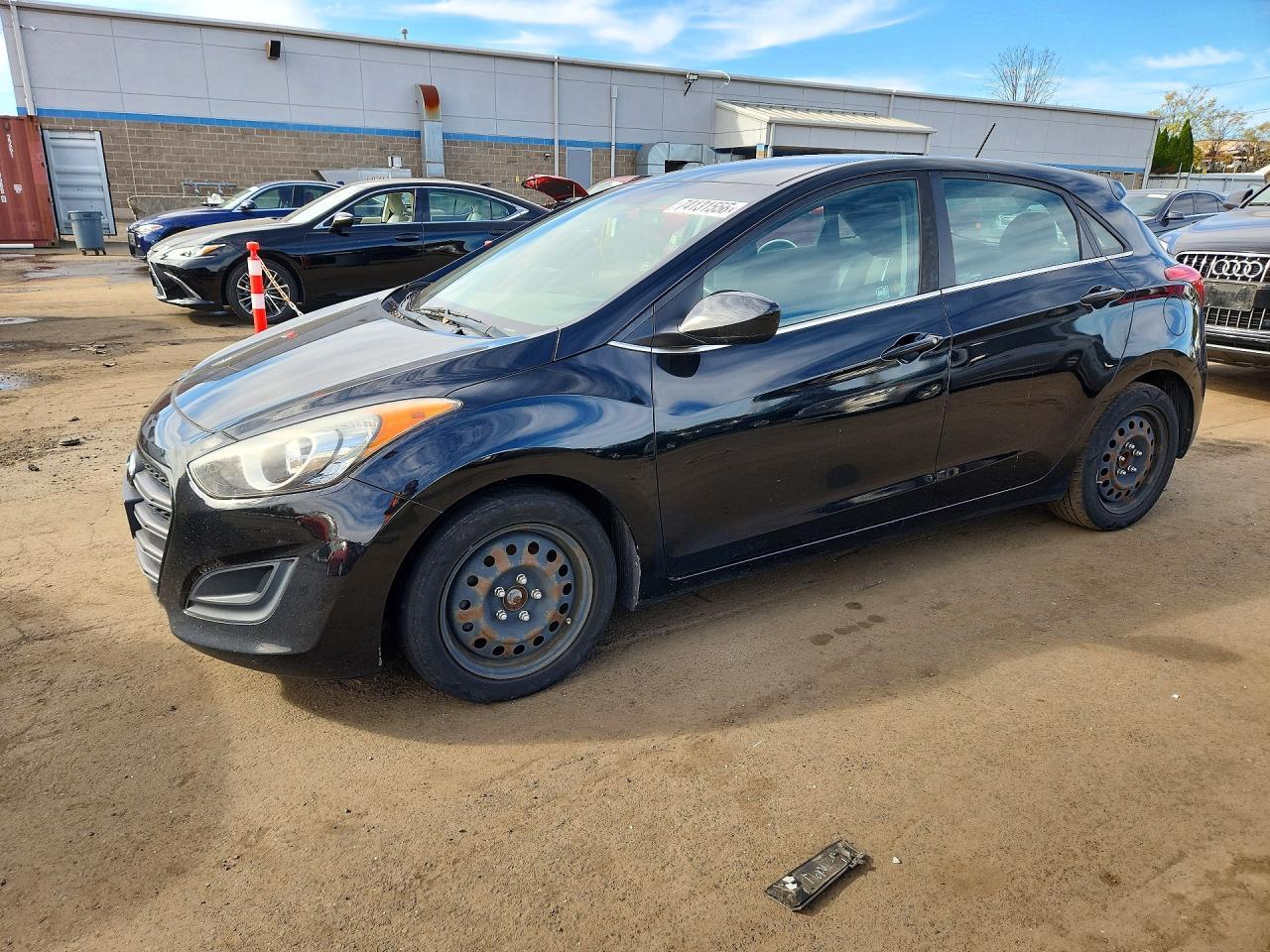 2017 HYUNDAI ELANTRA GT BASE view, angle 1
