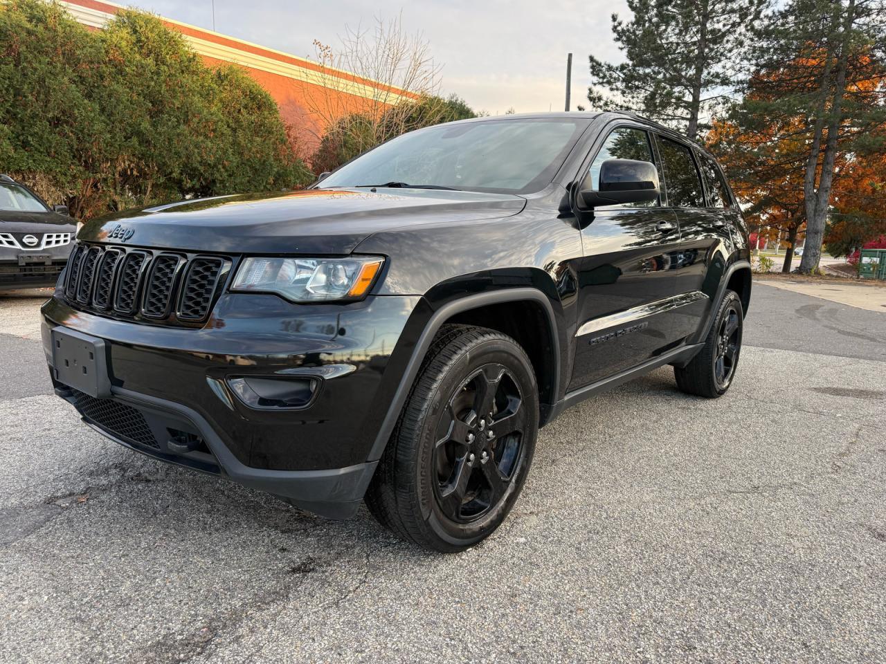 منظر 2020 JEEP GRAND CHEROKEE LAREDO، زاوية 1