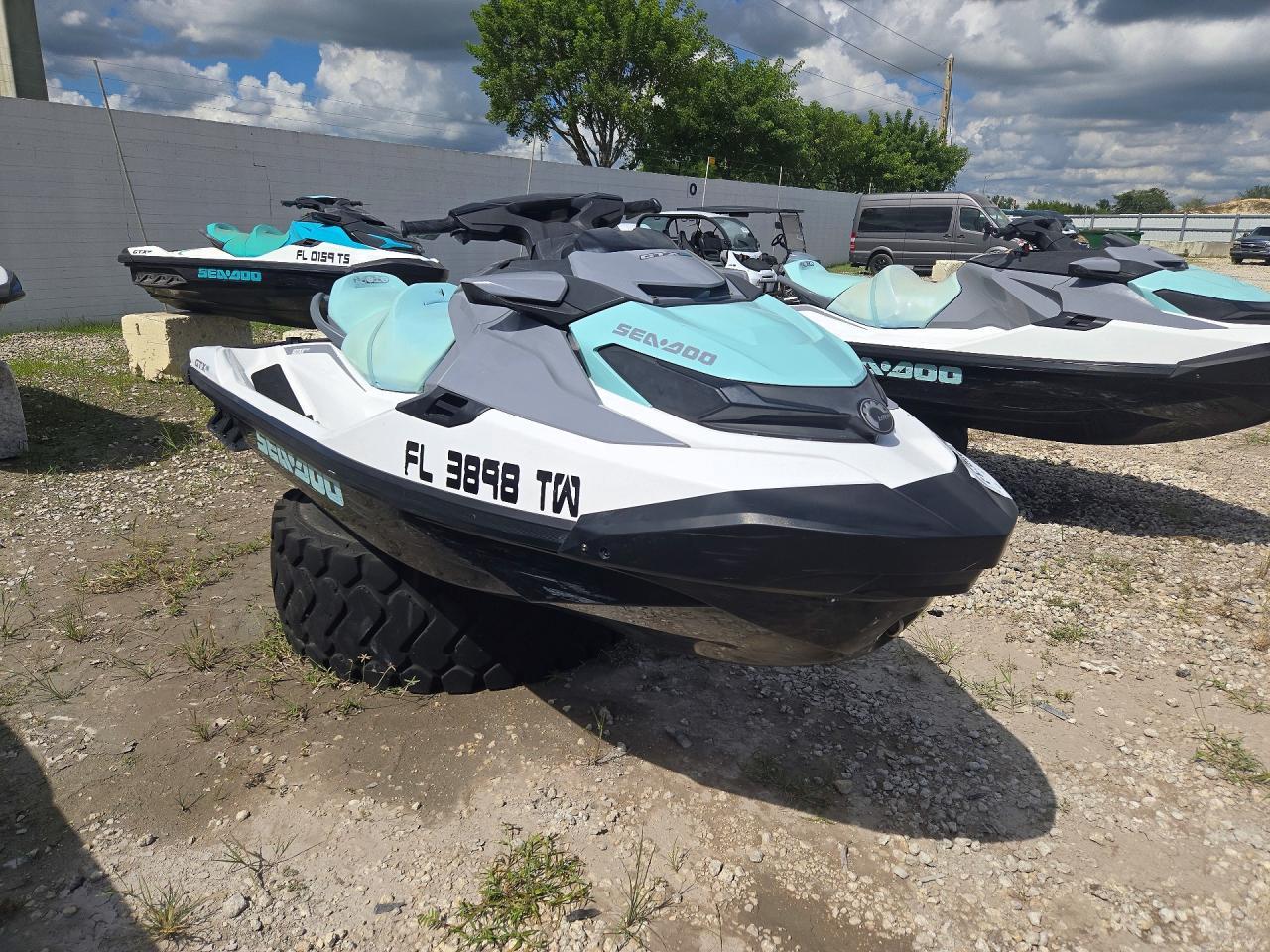 Vista de 2024 SEA DOO YDV, ángulo 1
