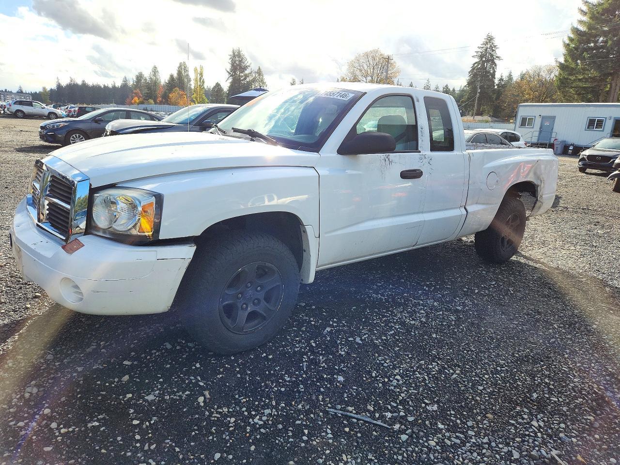 2006 DODGE DAKOTA ST view, angle 1