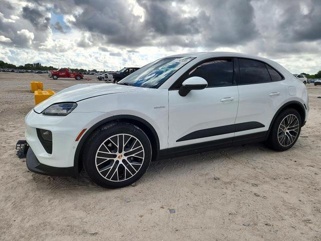 2025 PORSCHE MACAN   